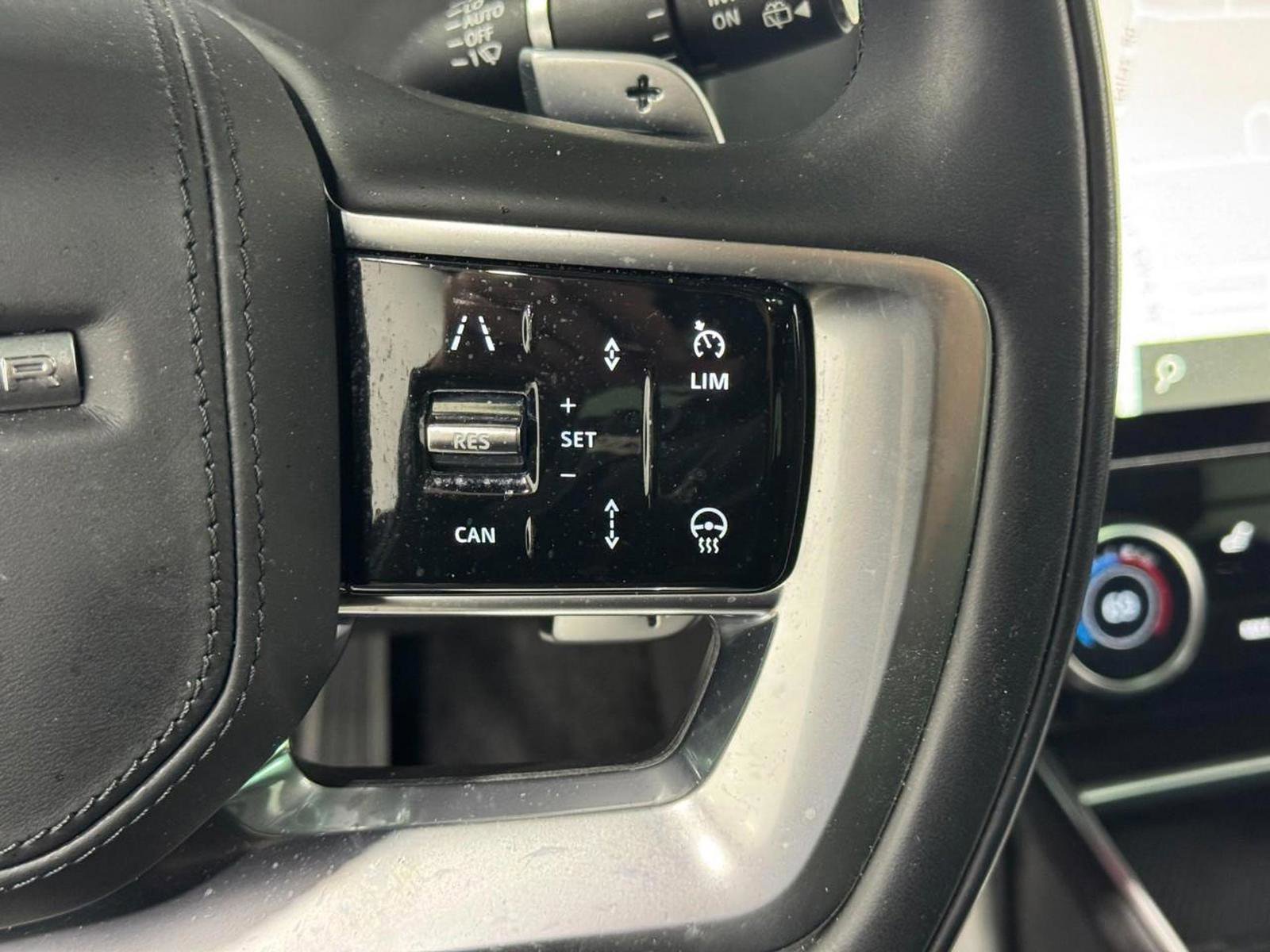 Used 2023 Land Rover Range Rover SE image 32