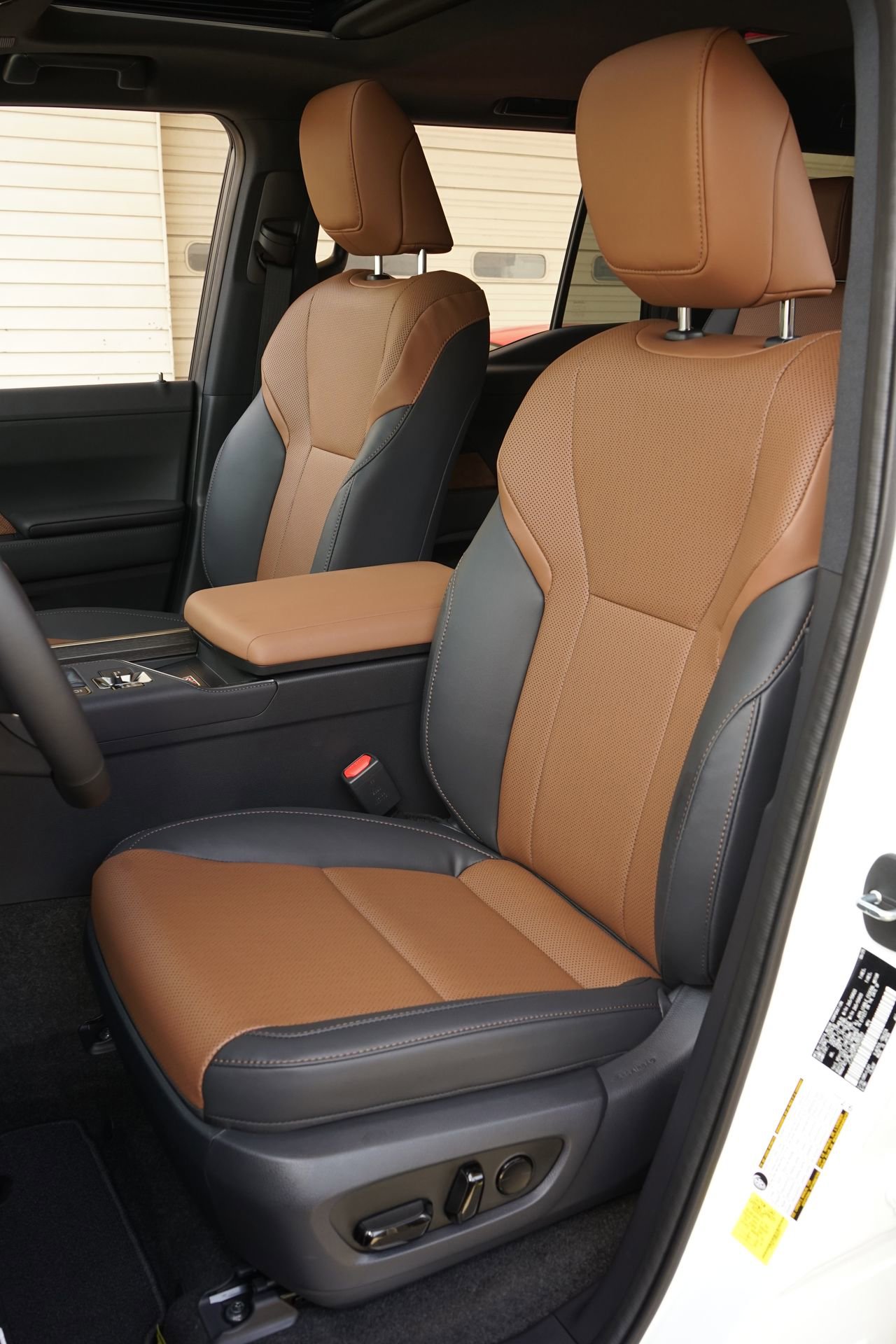 Used 2026 Lexus GX 550 w/ Cold Area Package image 8