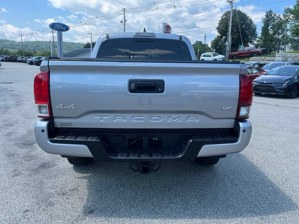 Used 2020 Toyota Tacoma SR5 AWD/4WD image 4