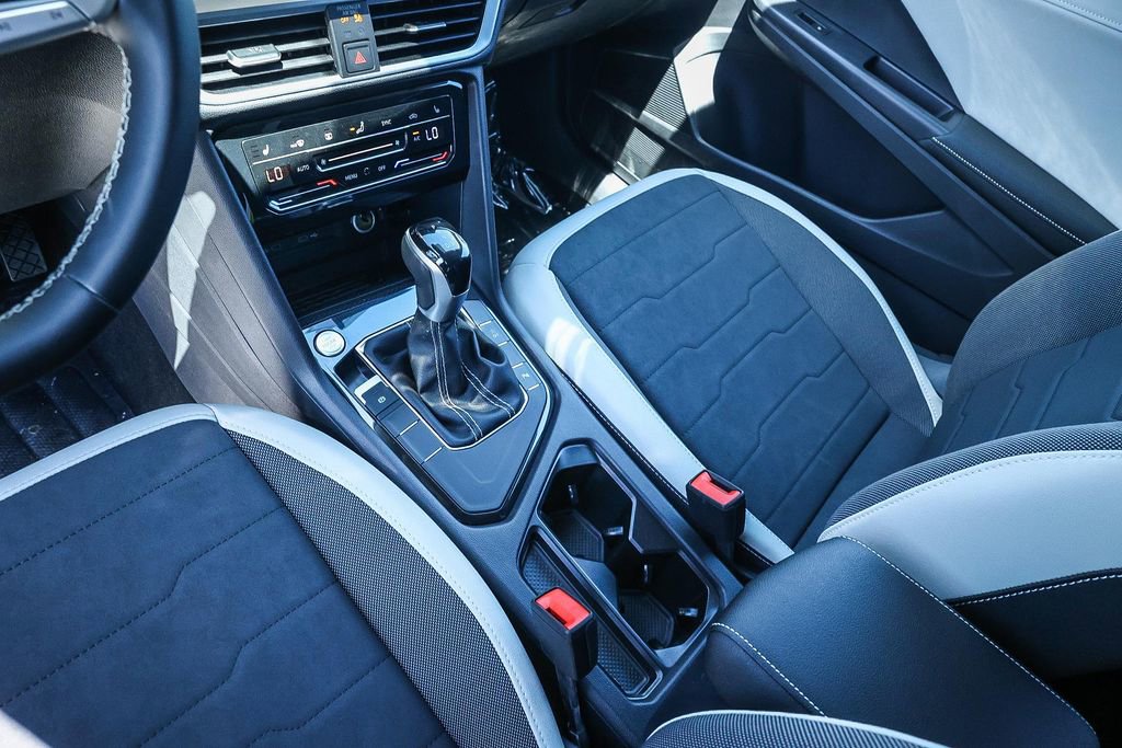 New 2025 Volkswagen Taos SE image 36