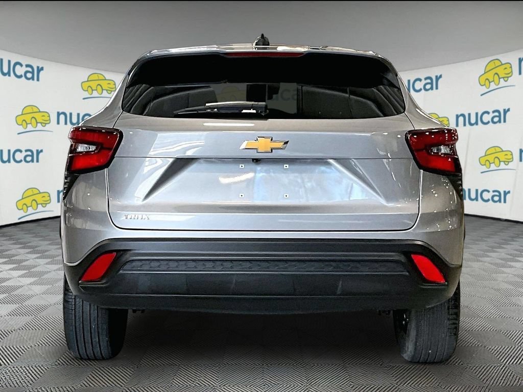 Used 2024 Chevrolet Trax LS FWD image 5
