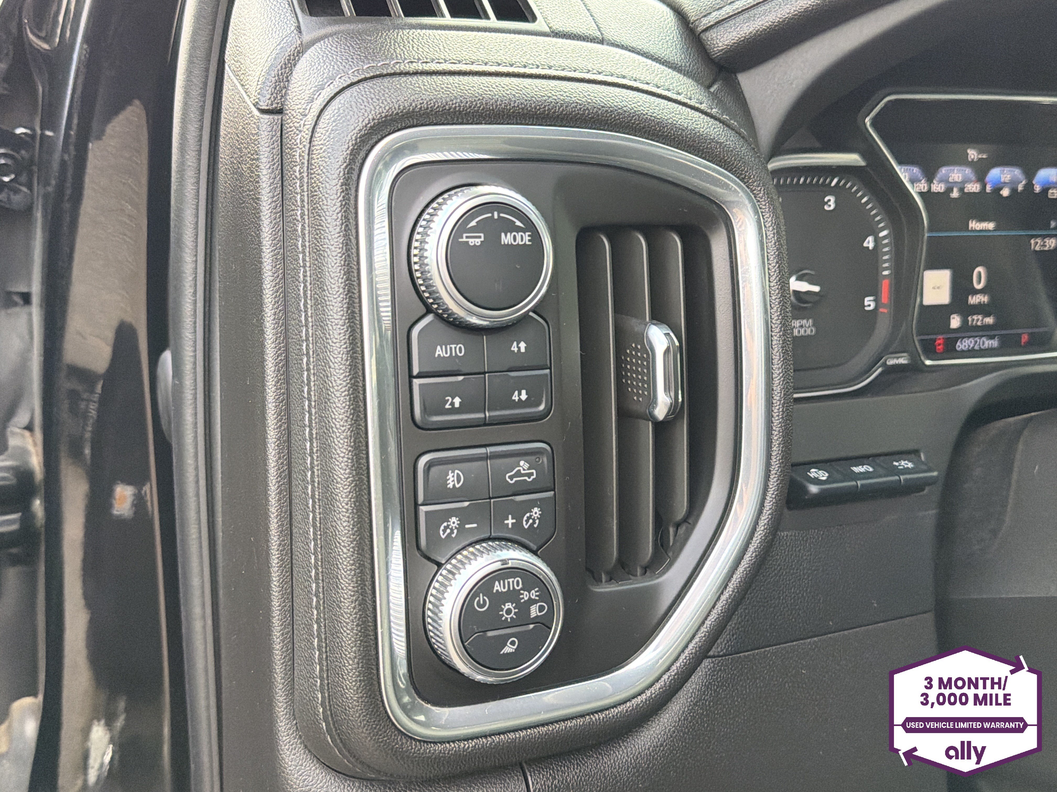 Used 2023 GMC Sierra 2500 Denali w/ Denali Black Diamond Edition AWD/4WD image 15