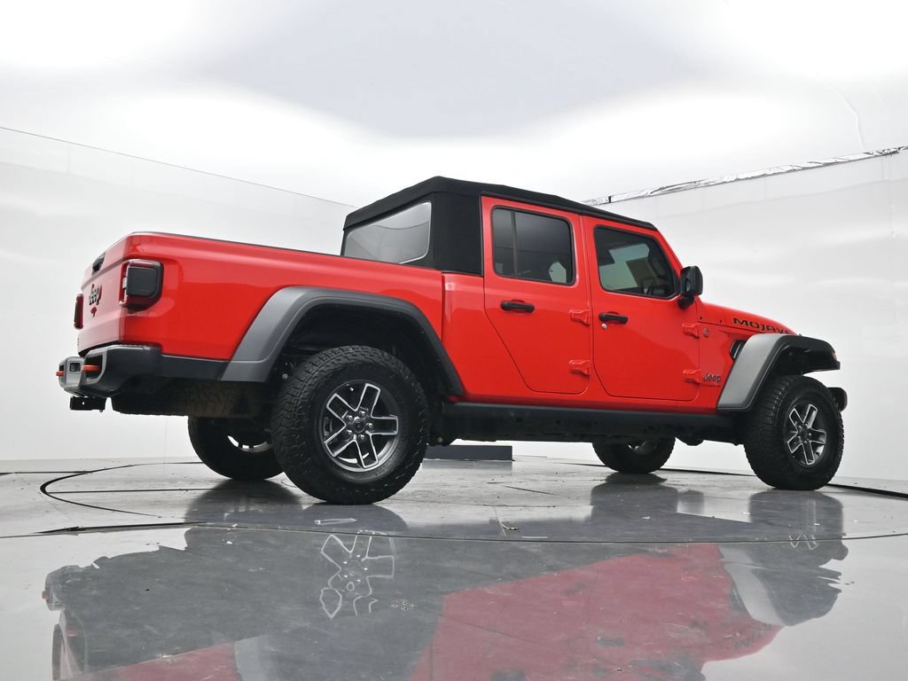 Used 2024 Jeep Gladiator Mojave AWD/4WD image 28