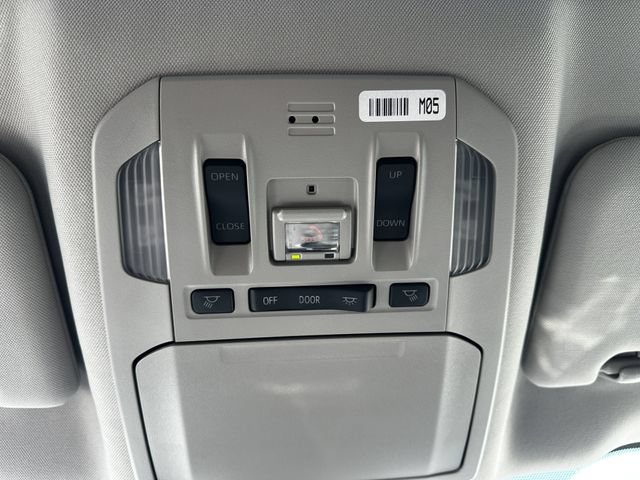 Used 2023 Toyota Highlander XLE AWD/4WD image 27