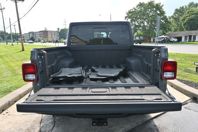 Used 2021 Jeep Gladiator Rubicon w/ Cold Weather Group AWD/4WD image 17