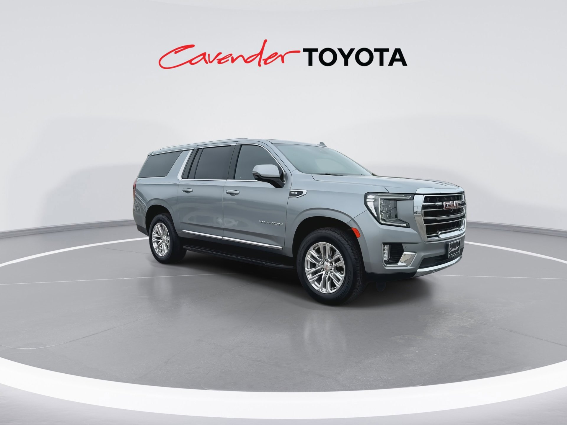 Used 2024 GMC Yukon XL SLT w/ SLT Luxury Package RWD image 2