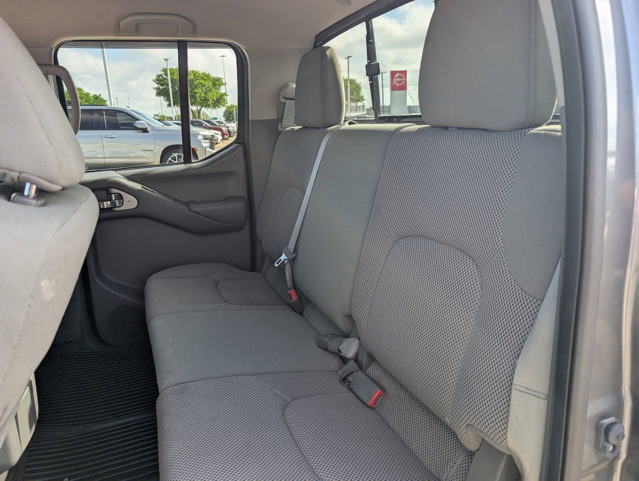 Certified 2020 Nissan Frontier SV w/ Midnight Edition Floor Mats RWD image 26