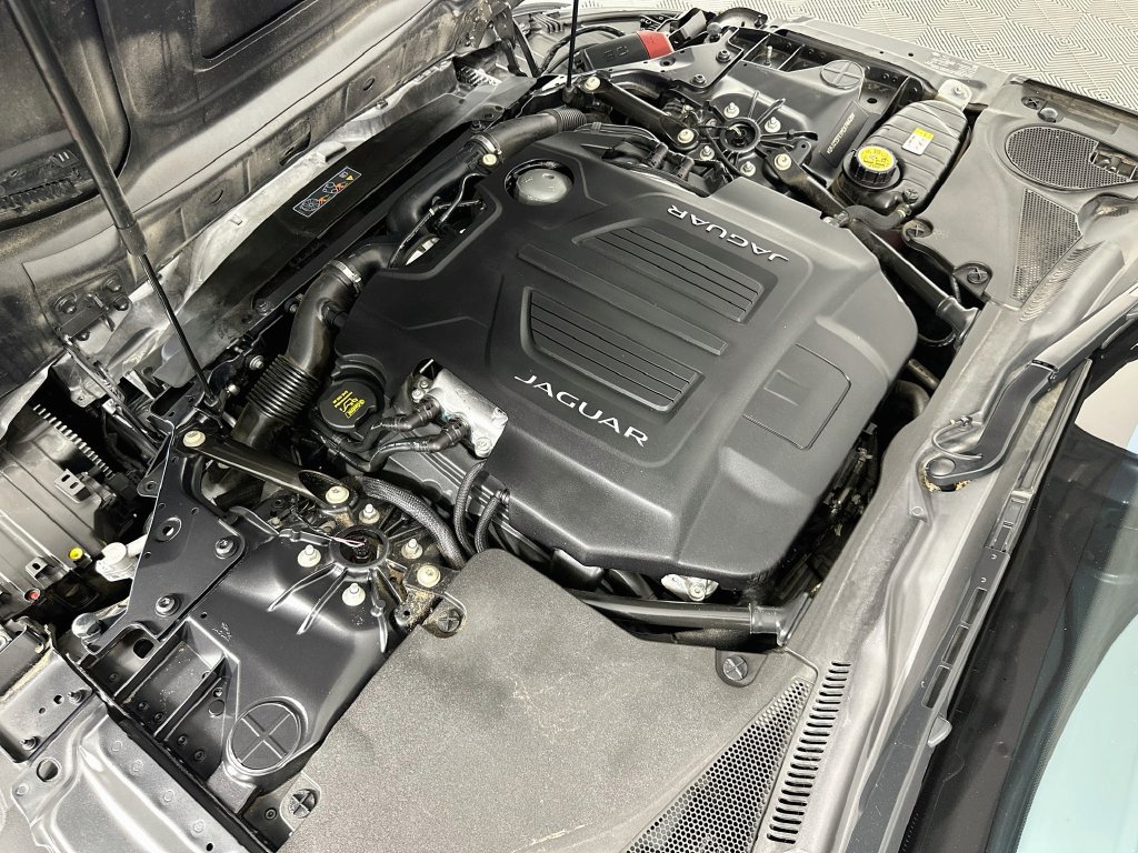 Used 2021 Jaguar F-TYPE R AWD/4WD image 27