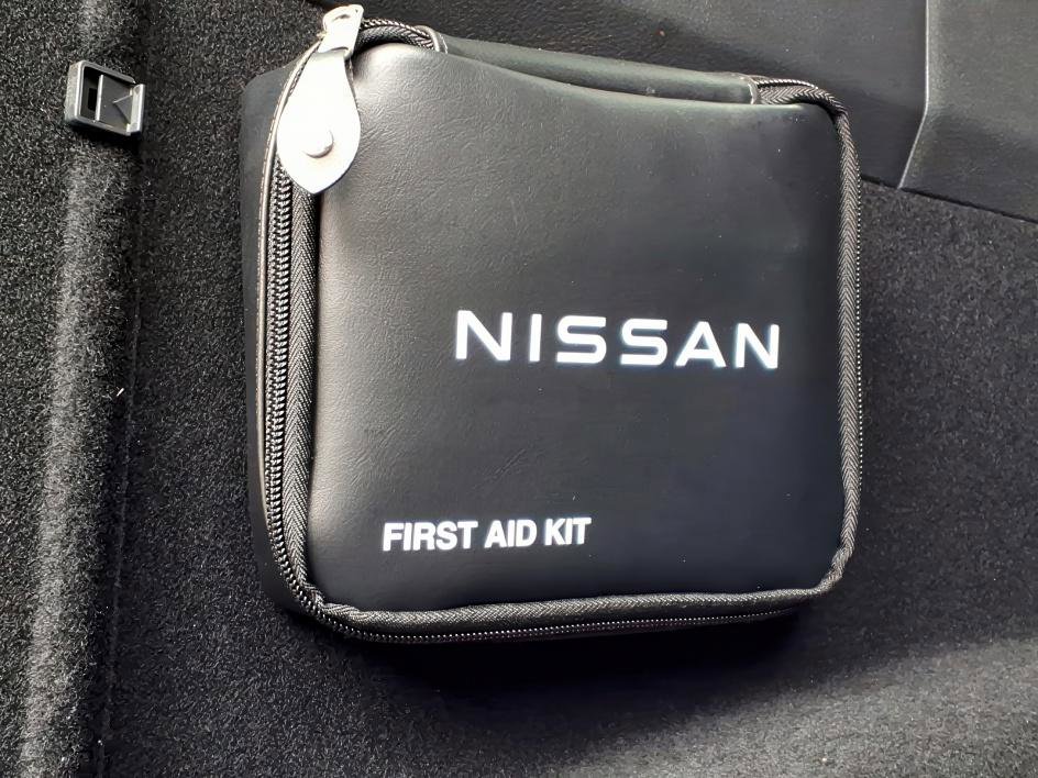 Used 2023 Nissan Rogue SV image 11