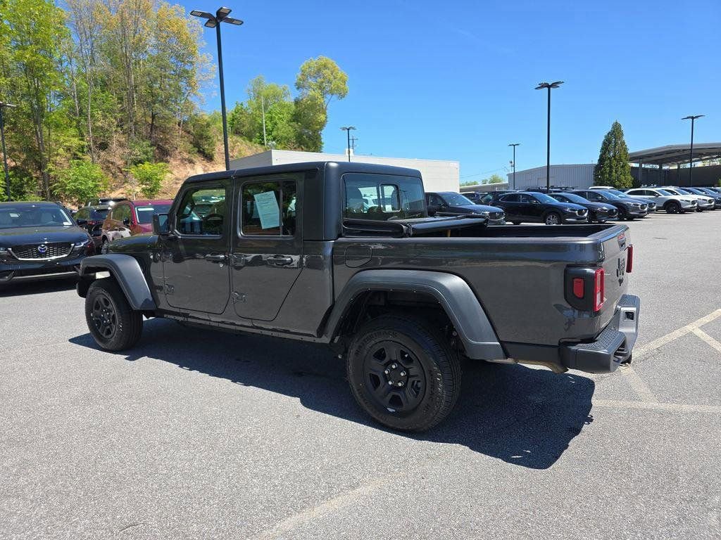 Used 2023 Jeep Gladiator Sport w/ Trailer Tow Package AWD/4WD image 5