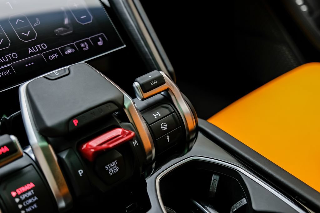 Used 2022 Lamborghini Urus AWD/4WD image 28