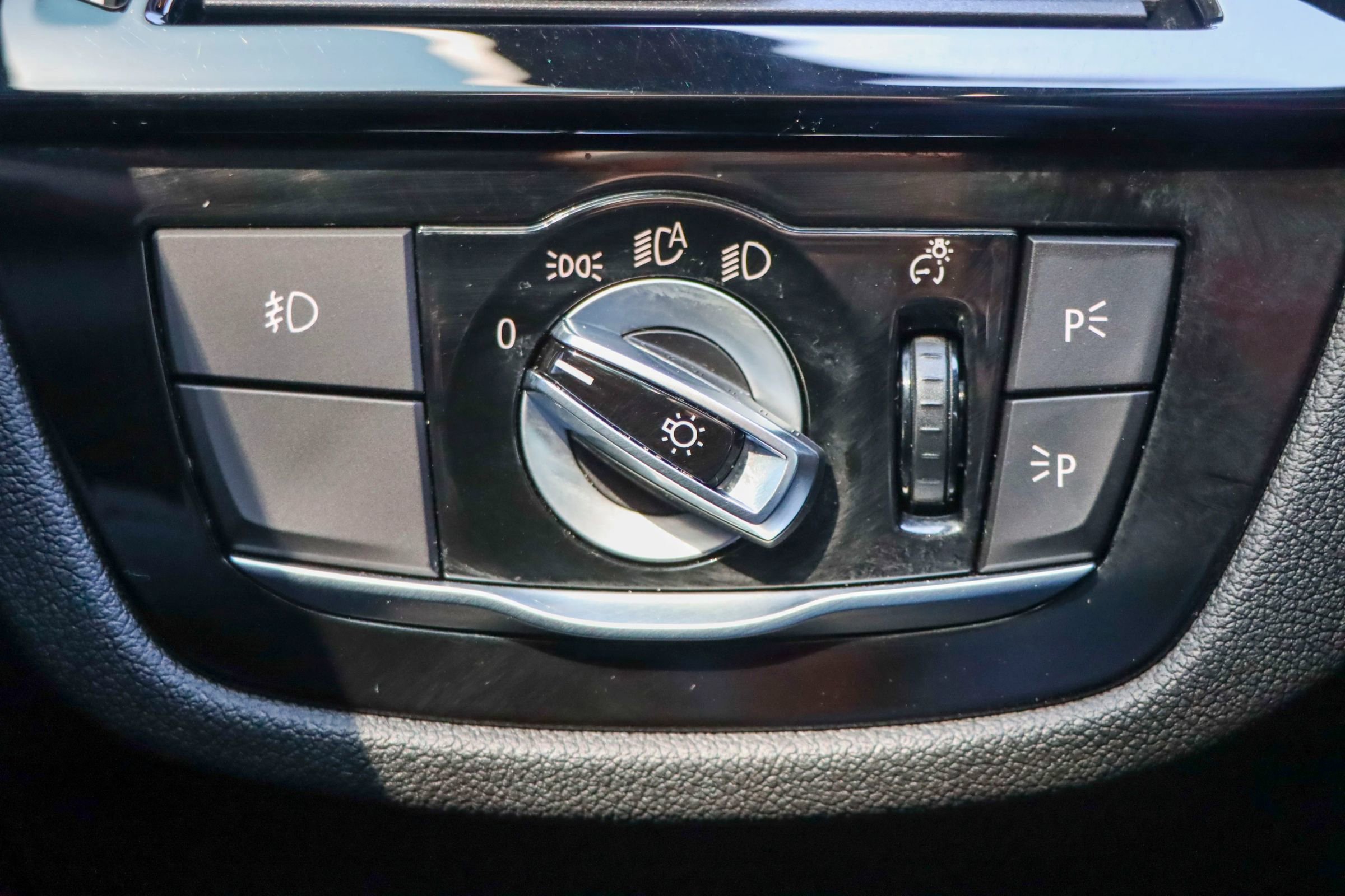 Used 2018 BMW 530e image 31