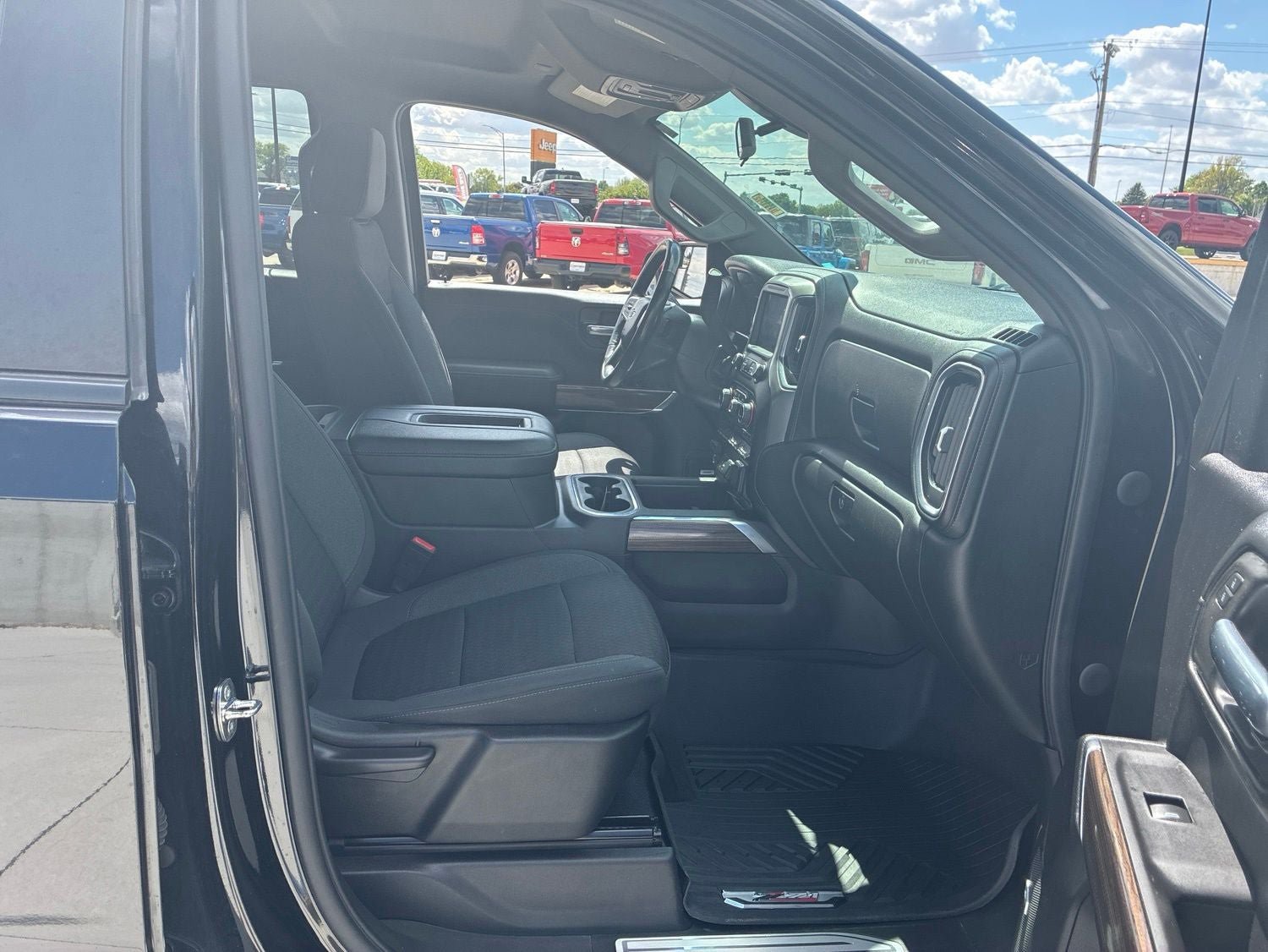 Used 2021 Chevrolet Silverado 1500 LT Trail Boss w/ Convenience Package II AWD/4WD image 18