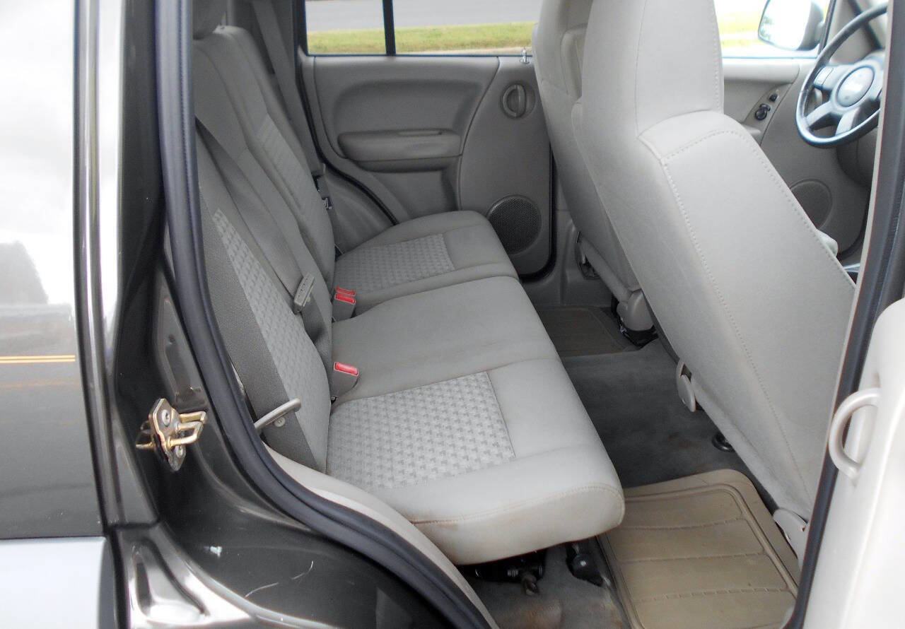 Used 2005 Jeep Liberty Sport image 20
