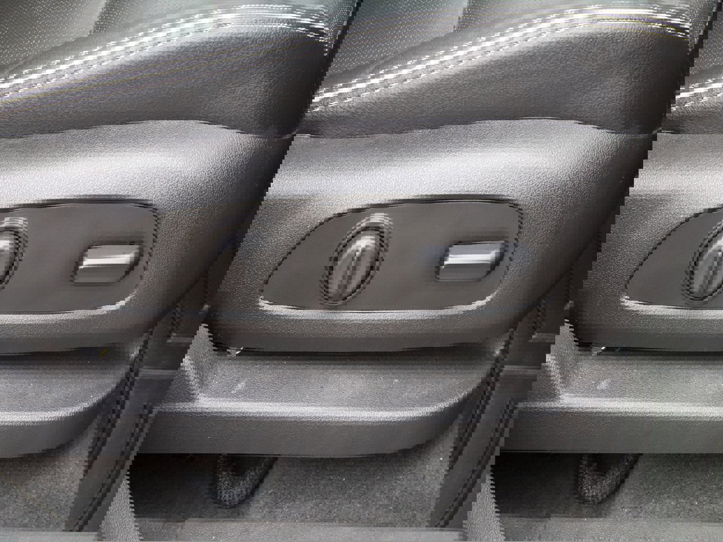 Used 2018 GMC Terrain Denali w/ Advanced Safety Package image 40