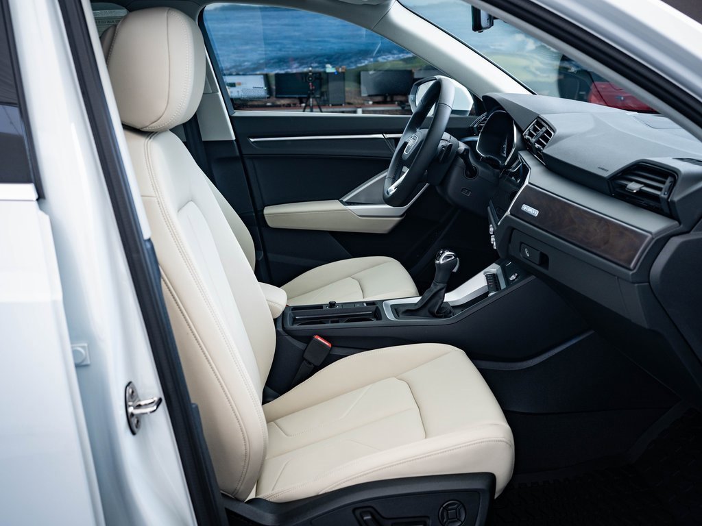 Certified 2025 Audi Q3 2.0T Premium Plus w/ Premium Plus Package image 22