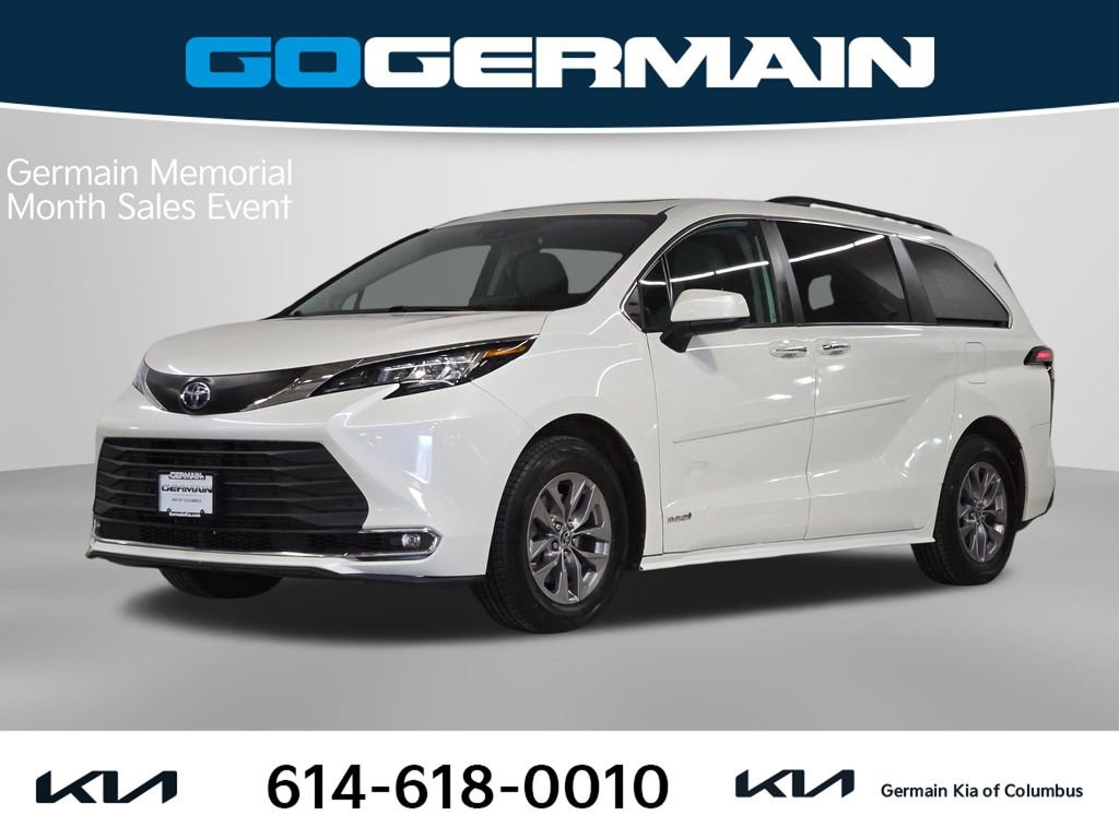 Used 2021 Toyota Sienna XLE w/ XLE Plus Package FWD image 1