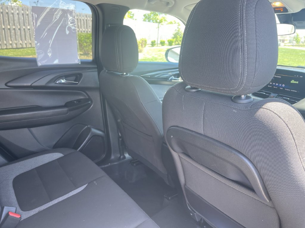 Used 2025 Chevrolet TrailBlazer LT AWD/4WD image 37