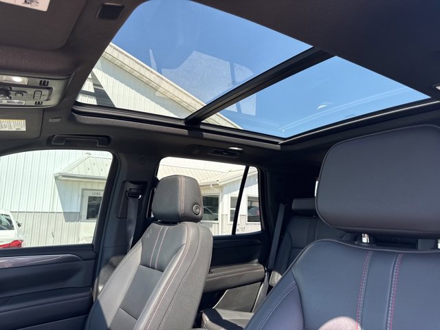 Used 2023 Chevrolet Tahoe RST w/ Luxury Package AWD/4WD image 4
