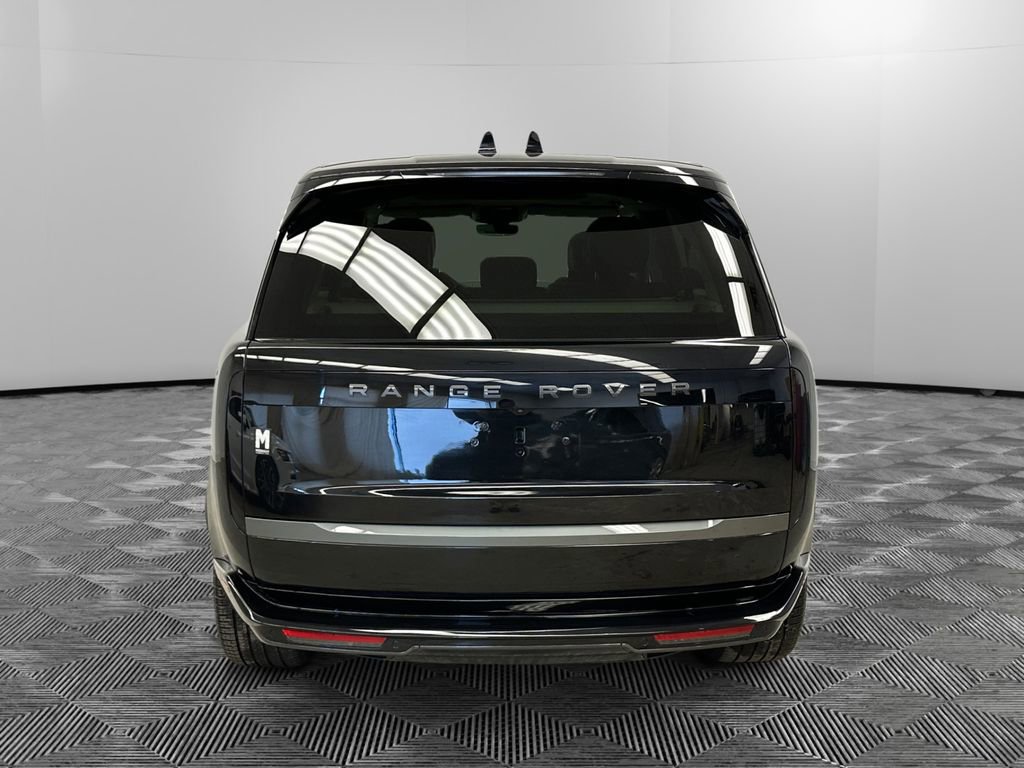 Used 2024 Land Rover Range Rover Long Wheelbase SE image 4