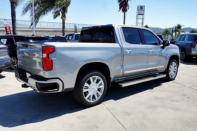 Used 2024 Chevrolet Silverado 1500 High Country w/ High Country Premium Package AWD/4WD image 4