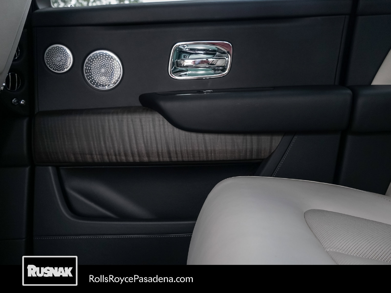 Certified 2019 Rolls-Royce Cullinan AWD/4WD image 29