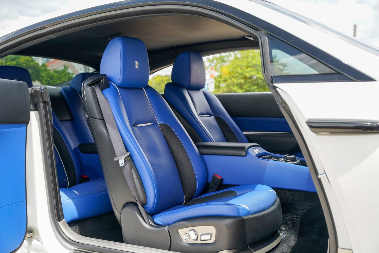 Used 2019 Rolls-Royce Wraith RWD image 29