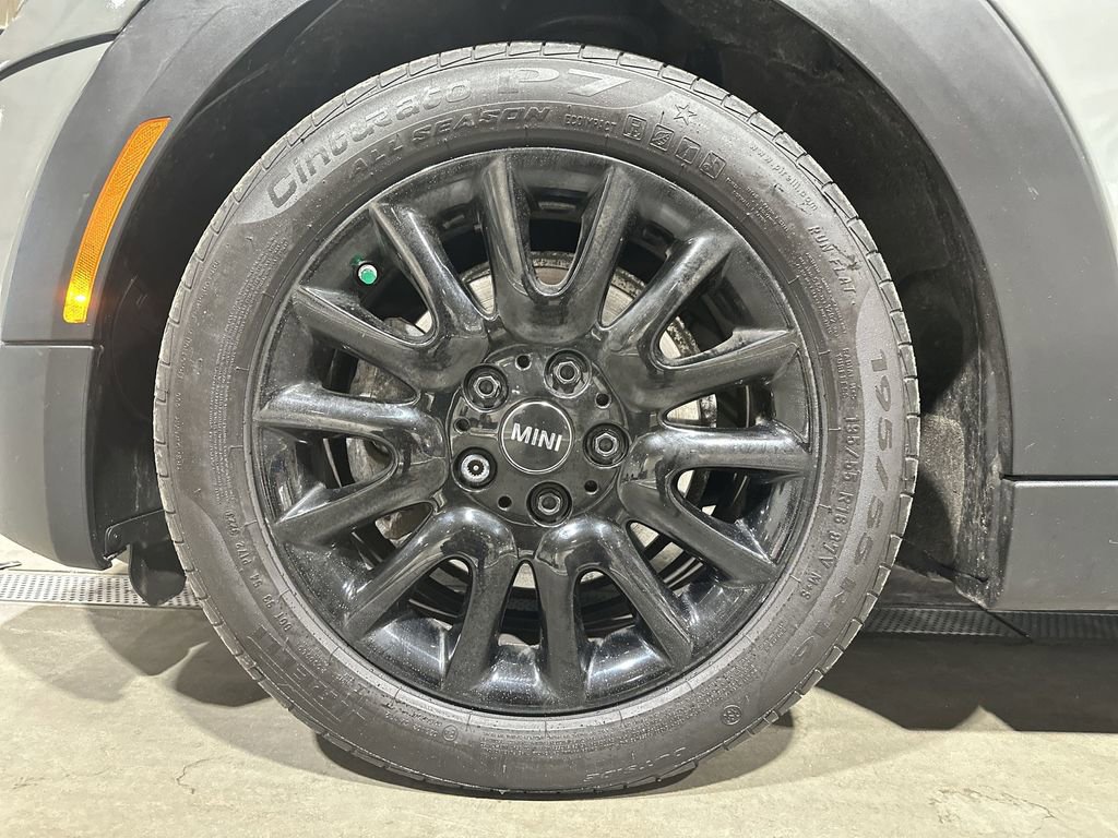 Used 2019 MINI Cooper 4-Door Hardtop image 29