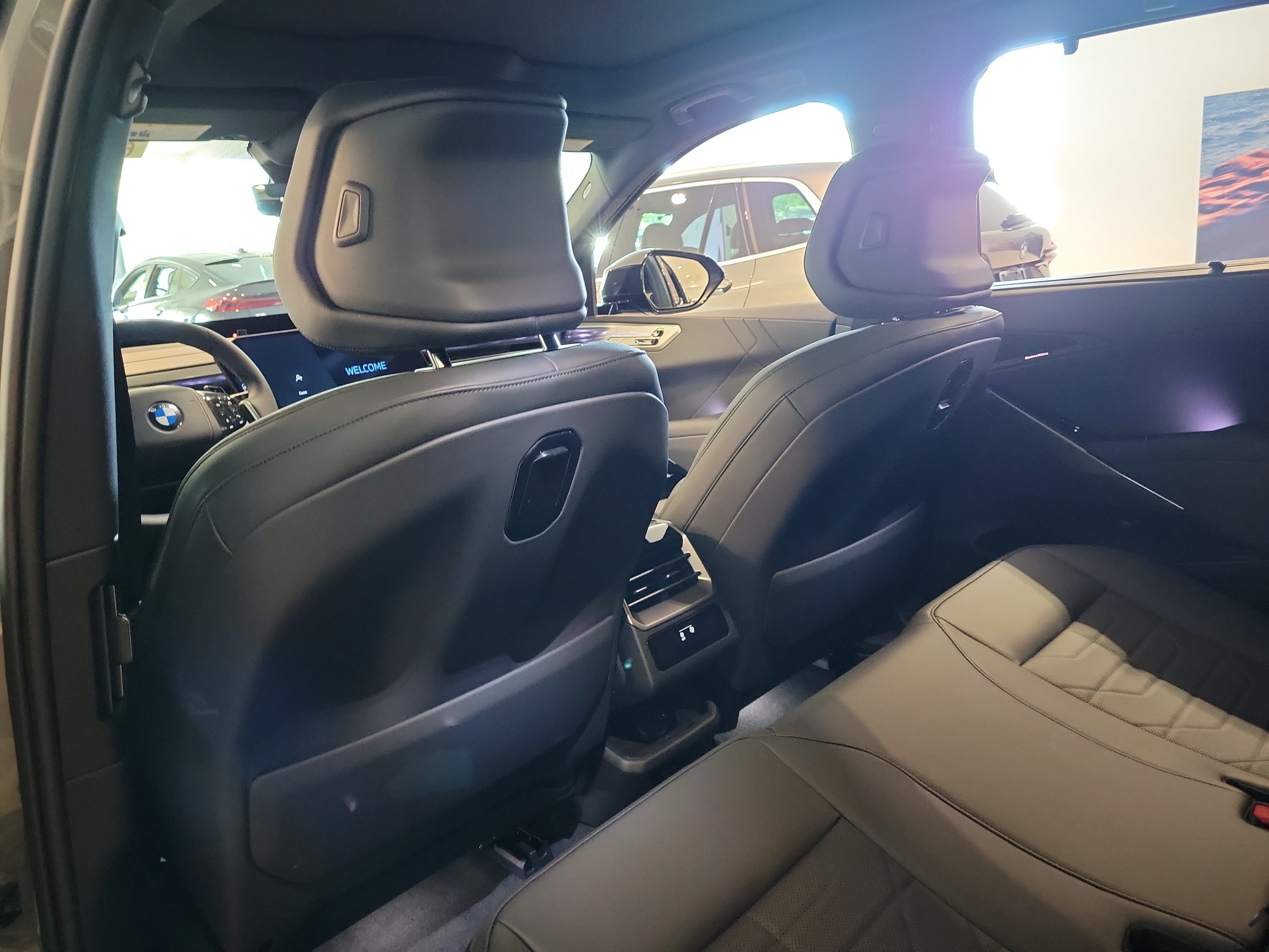 New 2027 BMW X5 xDrive40i w/ M Sport Professional Package AWD/4WD image 9