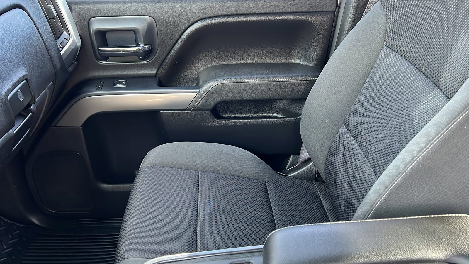 Used 2015 Chevrolet Silverado 2500 LT w/ LT Convenience Package image 20