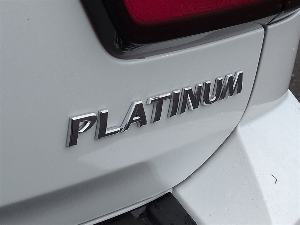 Used 2021 Nissan Armada Platinum image 29