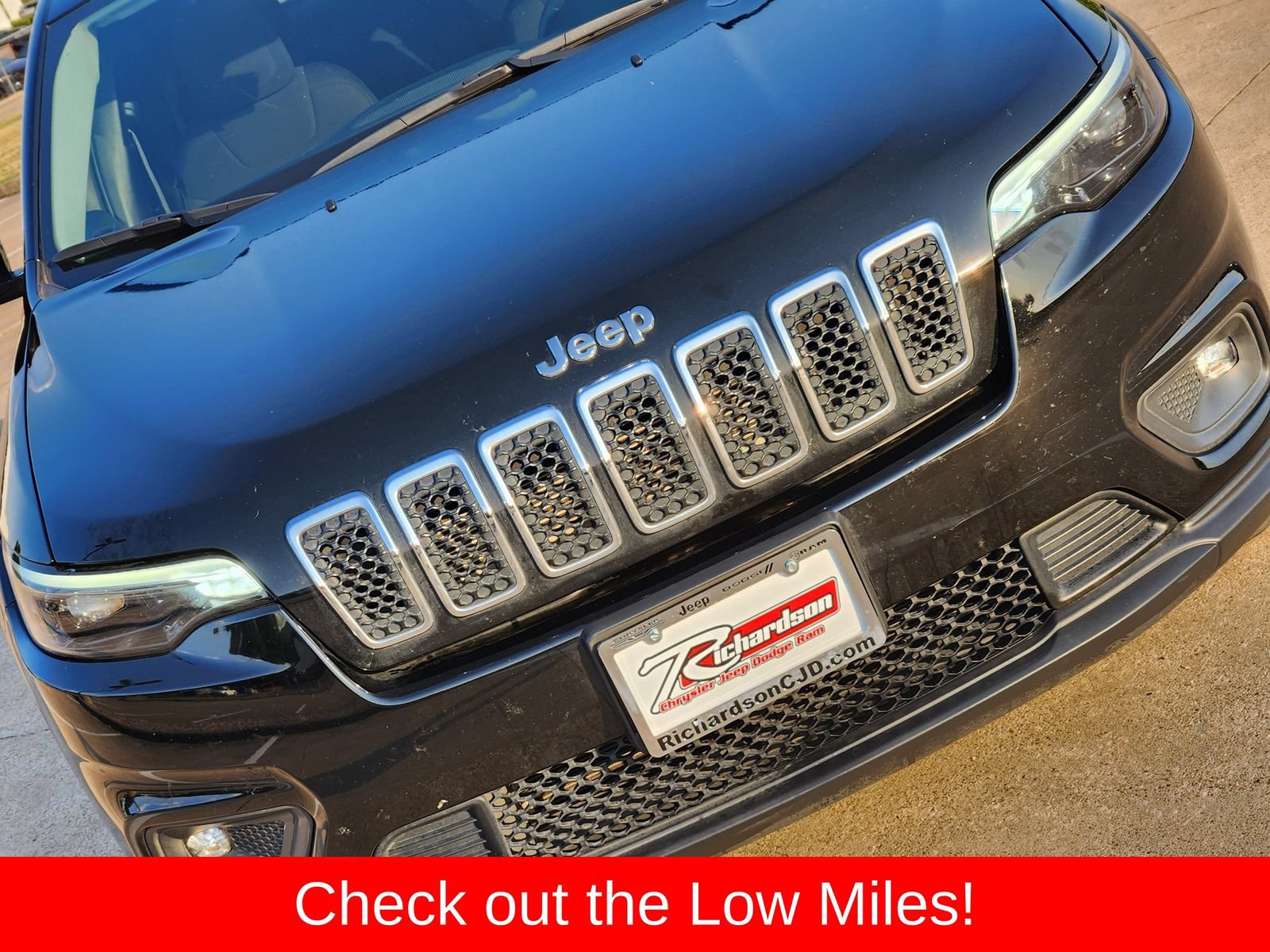 Used 2019 Jeep Cherokee Latitude w/ Popular Appearance Group FWD image 14