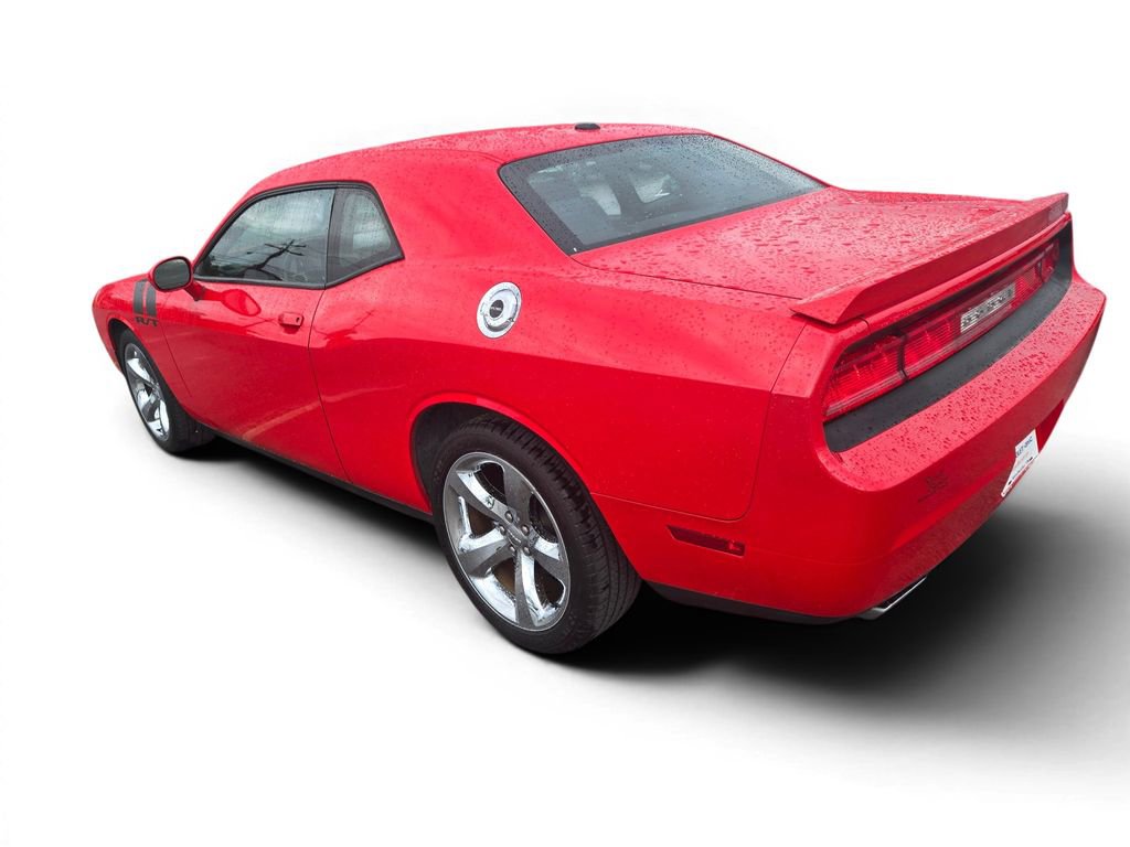 Used 2014 Dodge Challenger R/T RWD image 3