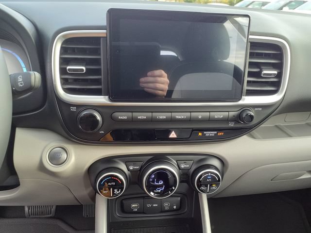 Certified 2026 Hyundai Venue SEL FWD image 19