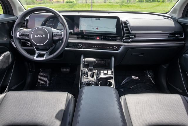 Certified 2025 Kia Sportage EX image 24
