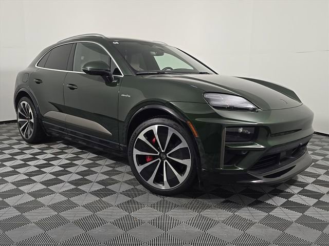 Certified 2024 Porsche Macan Turbo Electric image 9
