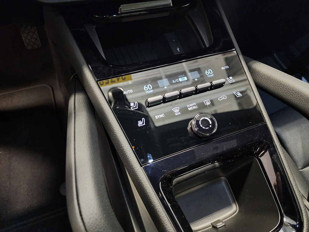 Used 2025 Porsche Cayenne image 14