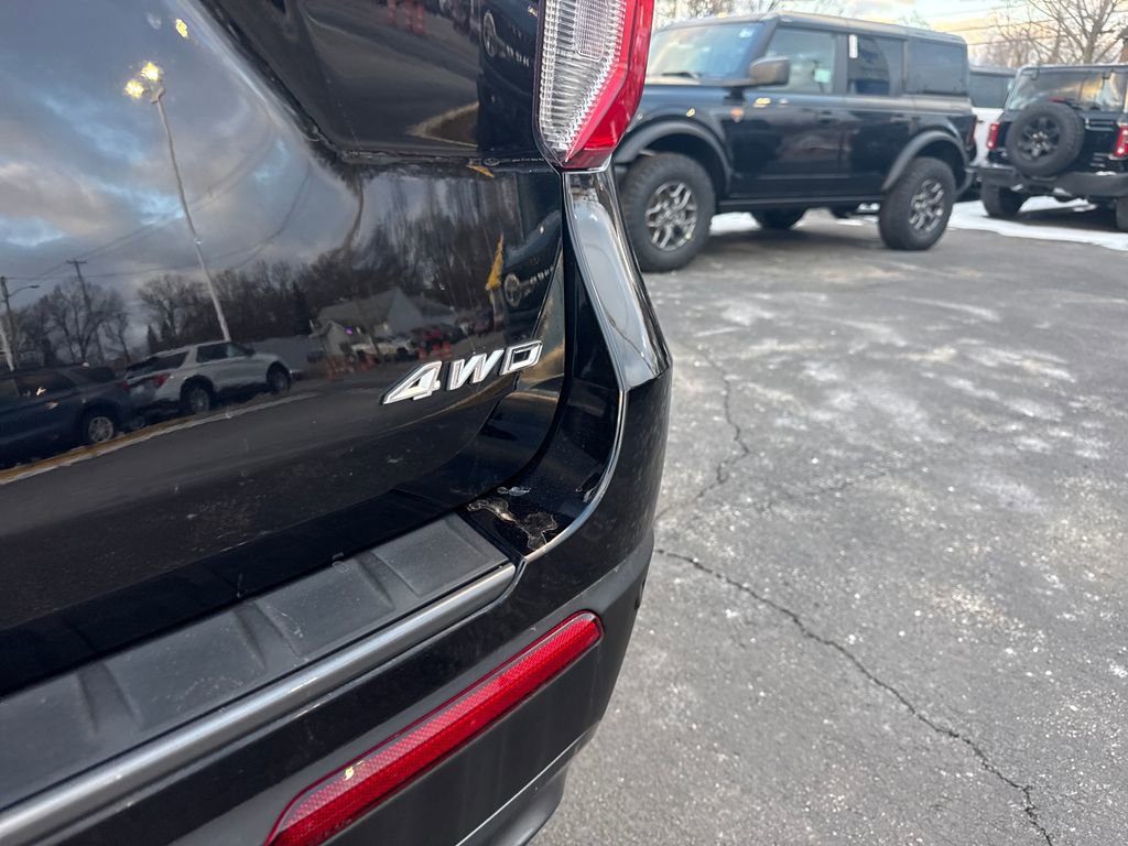 Used 2023 Ford Explorer XLT w/ Equipment Group 202A image 13