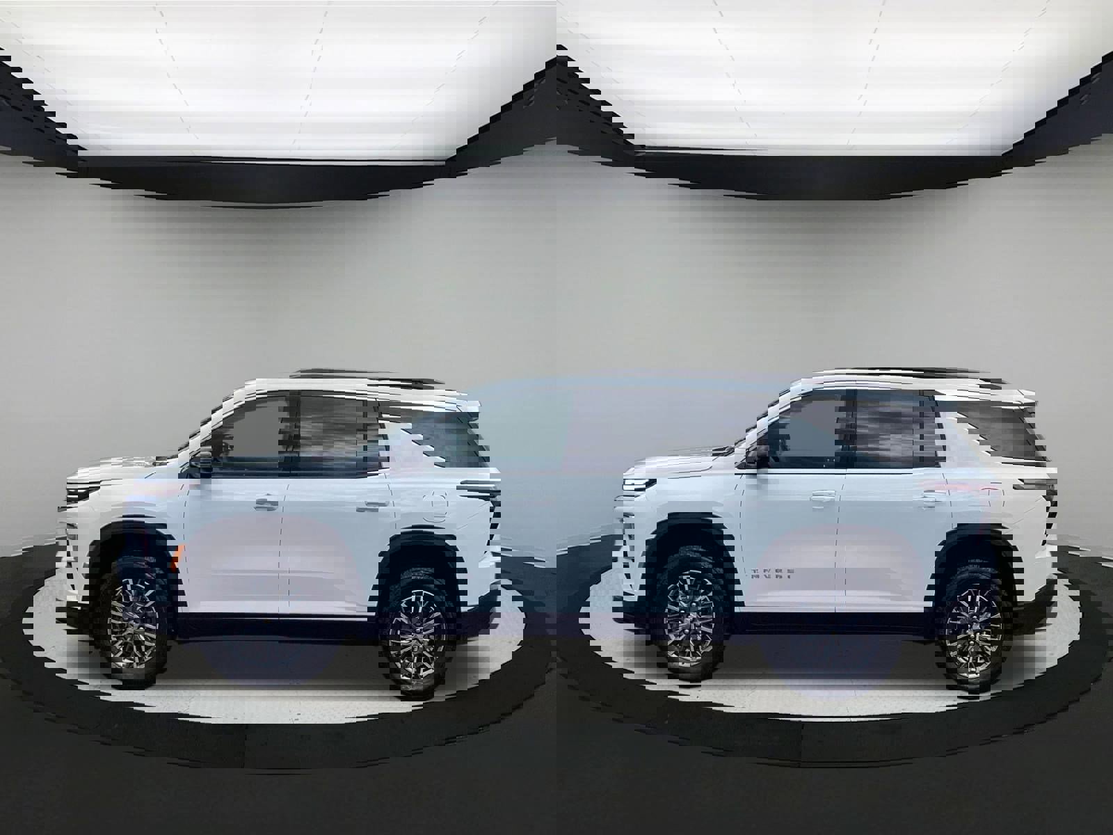 Used 2025 Chevrolet Traverse LT image 5