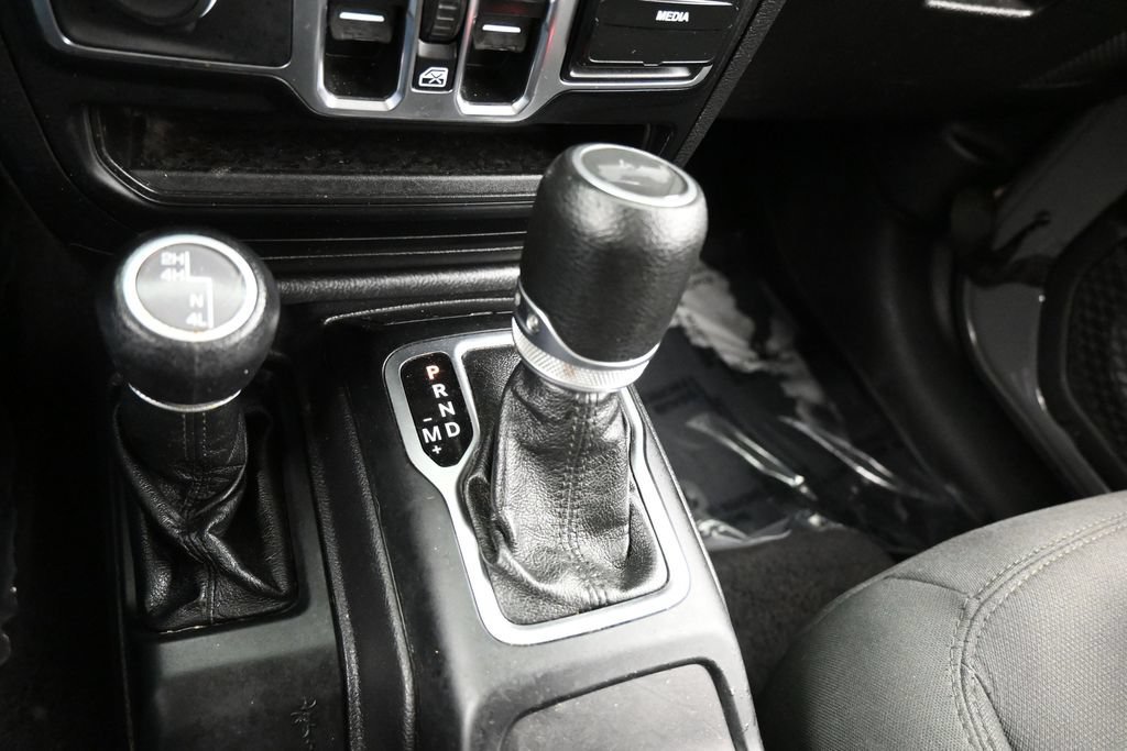 Used 2021 Jeep Wrangler Unlimited Sport AWD/4WD image 25
