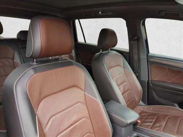 Used 2024 Volkswagen Tiguan SEL R-Line image 23