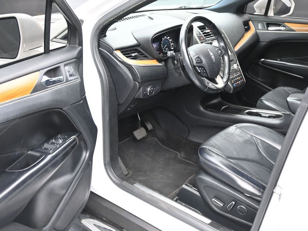 Used 2017 Lincoln MKC Reserve image 11