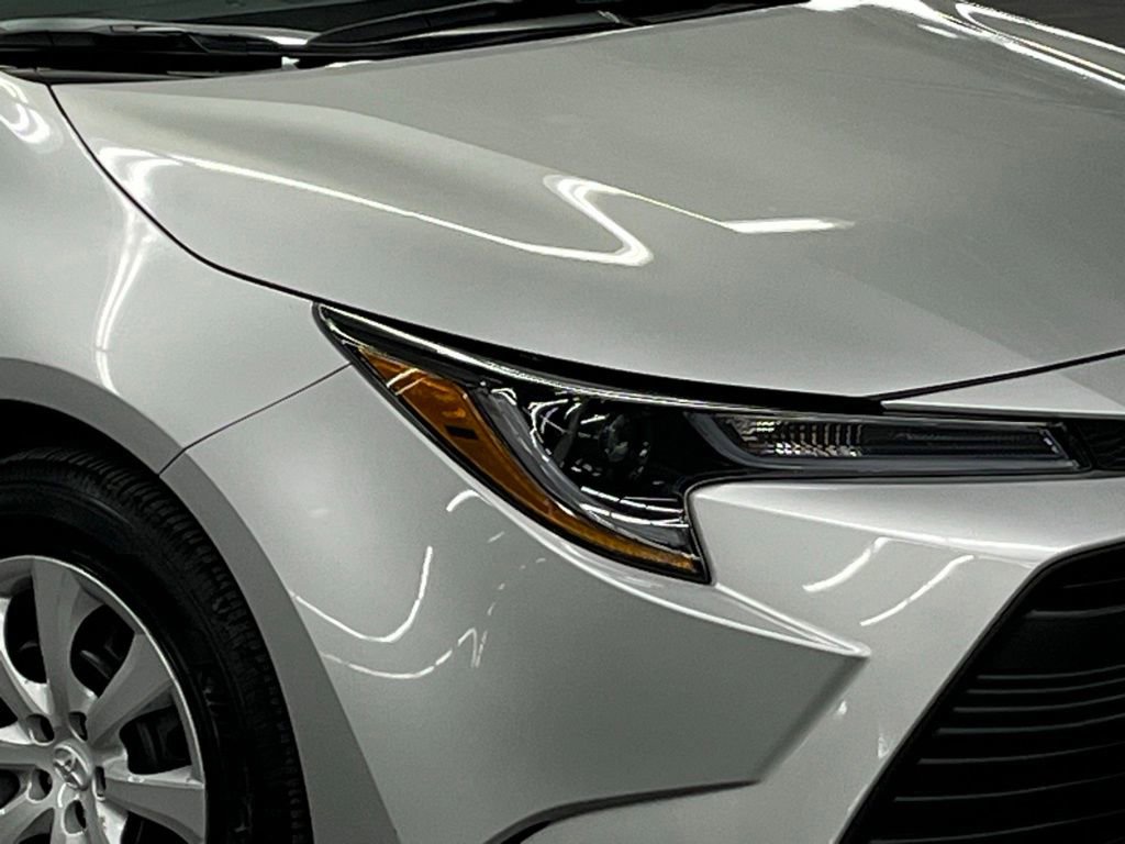 Used 2024 Toyota Corolla LE image 39