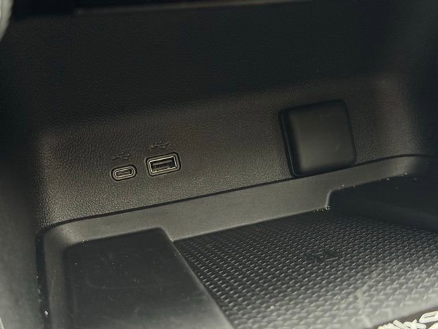 Used 2025 Chevrolet Traverse High Country w/ LPO, Floor Liner Package image 16