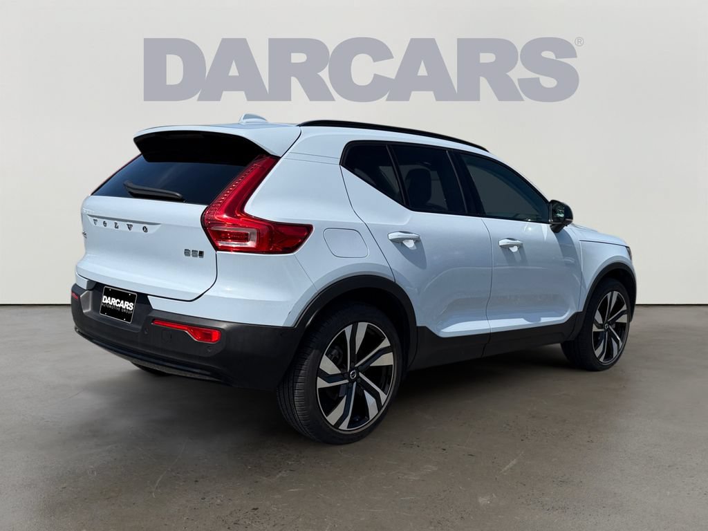 Certified 2024 Volvo XC40 B5 Plus w/ Protection Package Premier AWD/4WD image 6