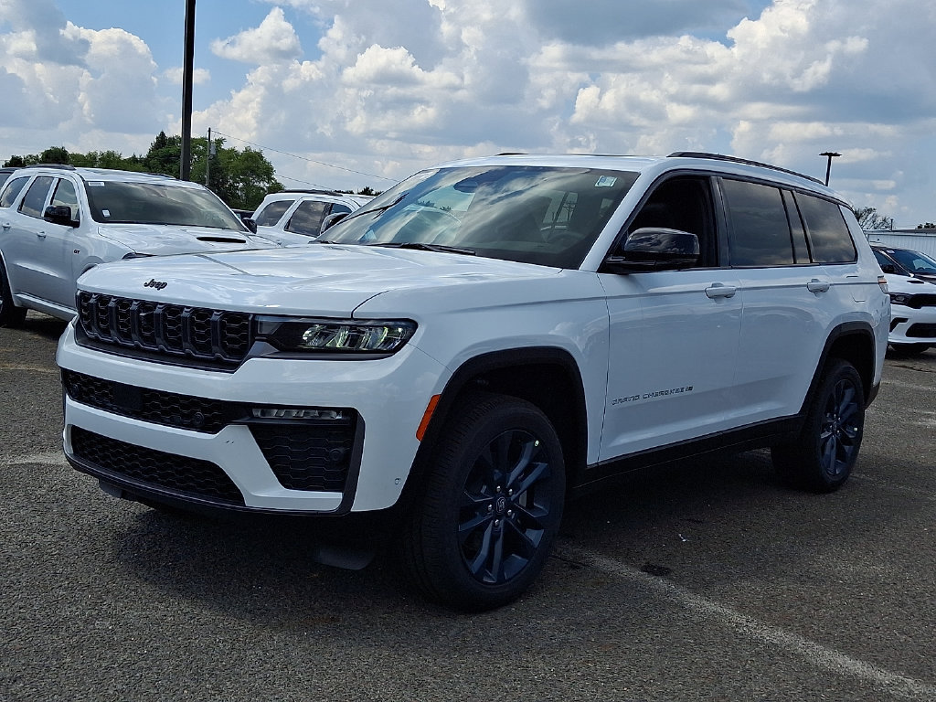 New 2026 Jeep Grand Cherokee L Limited AWD/4WD image 4