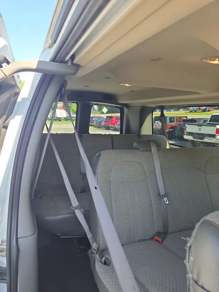 Used 2023 Chevrolet Express 3500 LT w/ LT Preferred Equipment Group RWD image 8