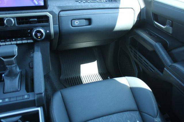 Certified 2025 Toyota Tacoma Limited AWD/4WD image 14