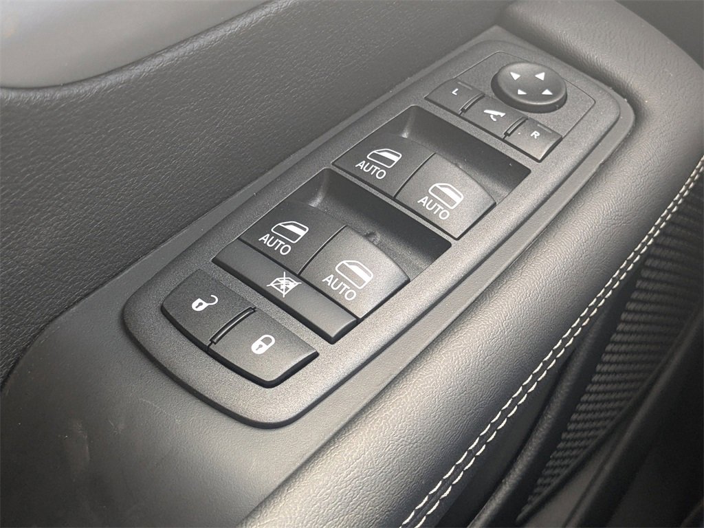 New 2026 Chrysler Pacifica Limited image 22