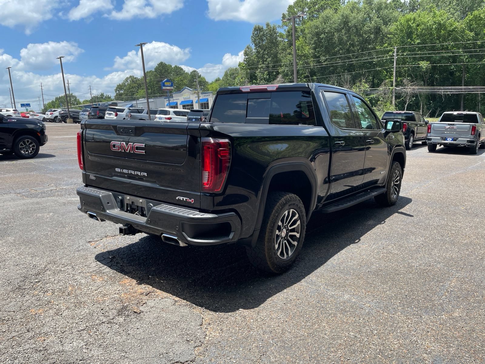 Used 2021 GMC Sierra 1500 AT4 w/ AT4 Premium Package AWD/4WD image 6